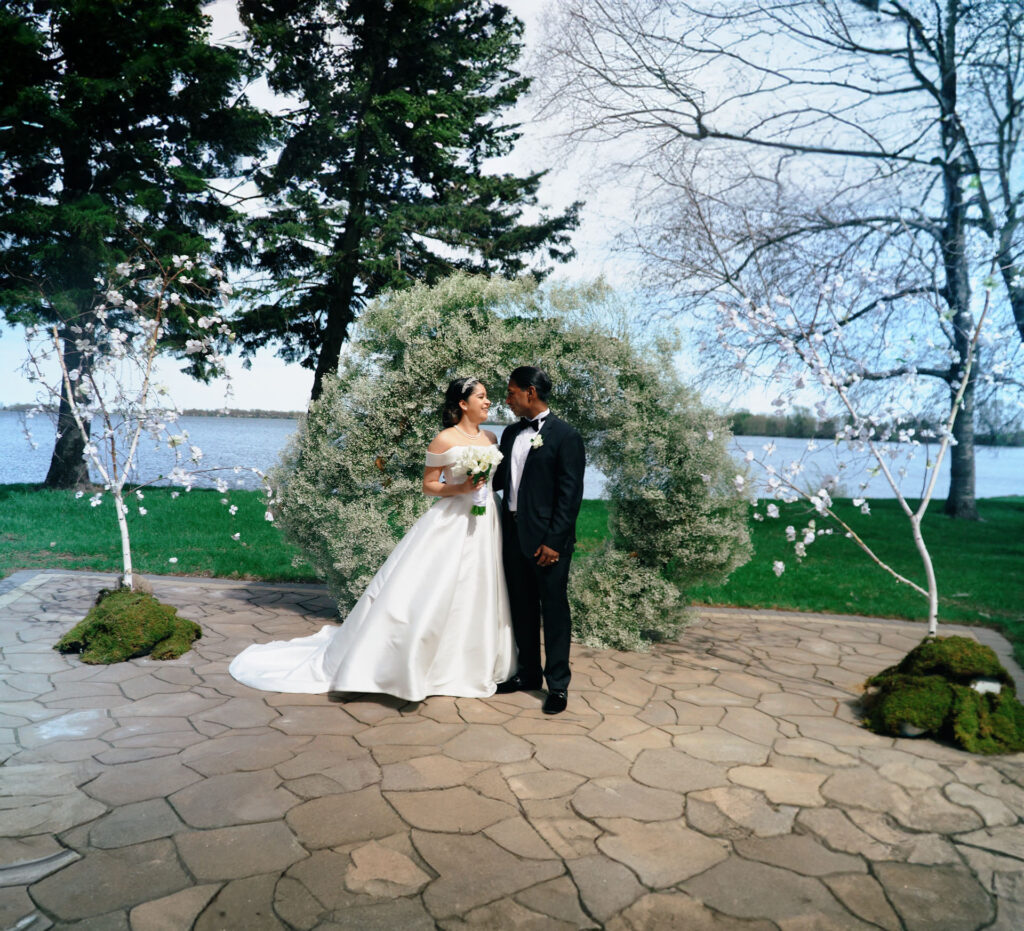 Round Lake Vineyards Outdoor Luxury Wedding Ceremony